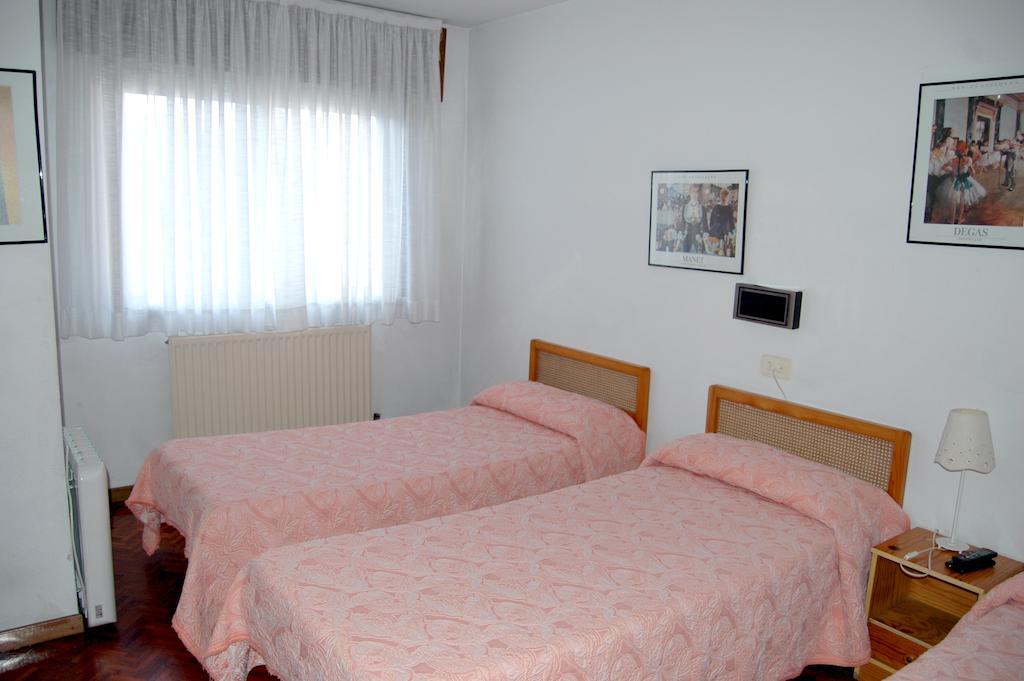Hostal Charo II Santiago de Compostela Cameră foto